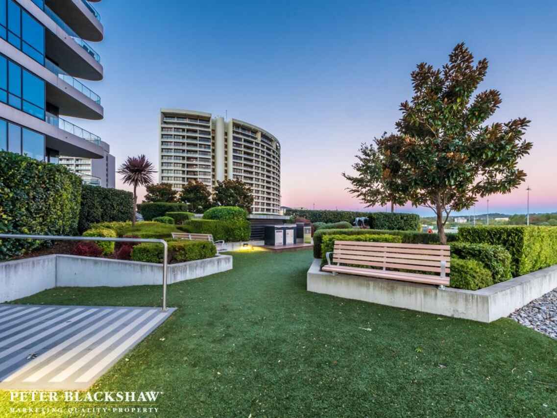 1403/19 Marcus Clarke Street City