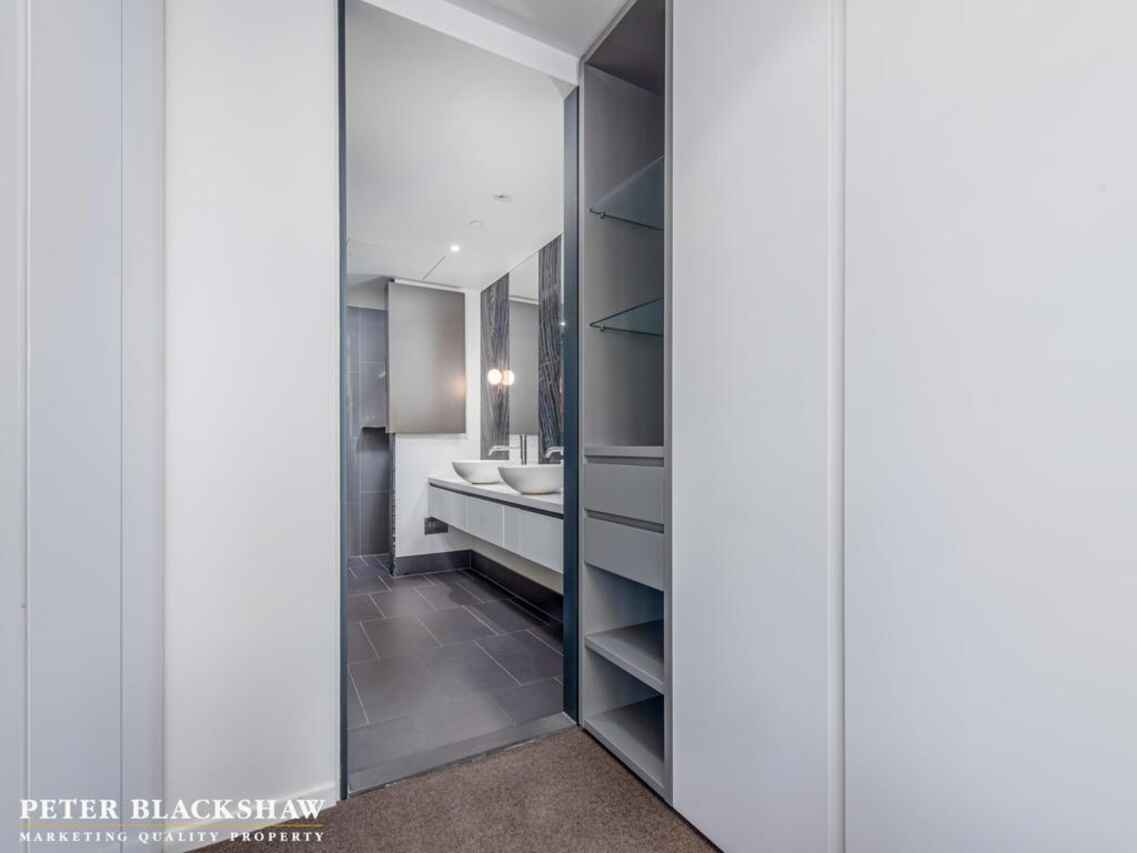 1403/19 Marcus Clarke Street City
