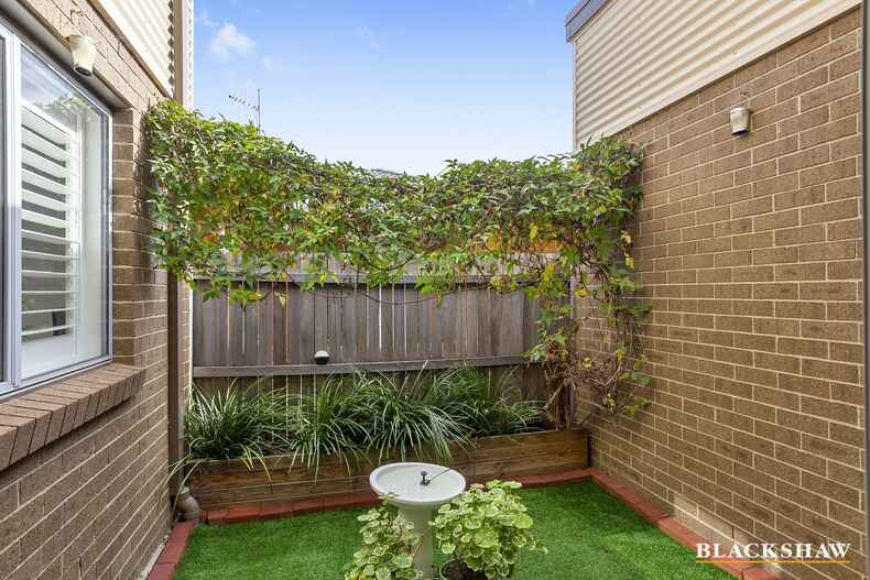 15 Ron Hoy Street Macgregor 15 Ron Hoy Street Macgregor