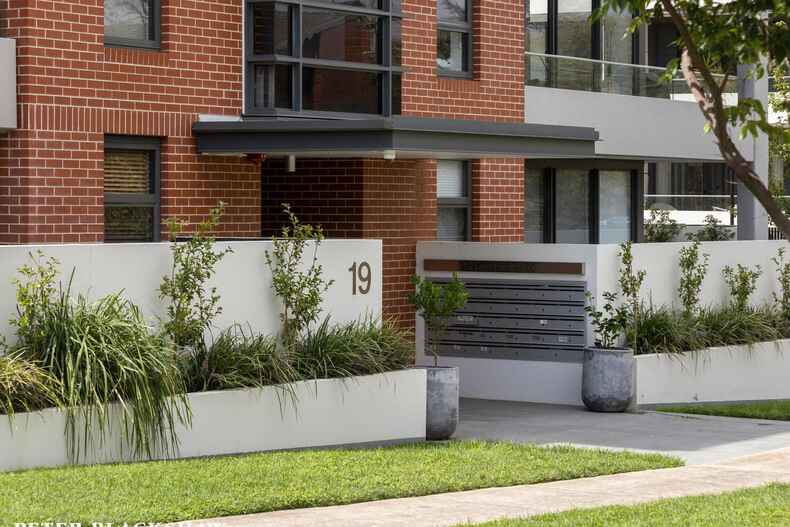 13/19 Leichhardt Street Kingston