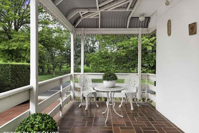 55 Schlich Street Yarralumla 55 Schlich Street Yarralumla