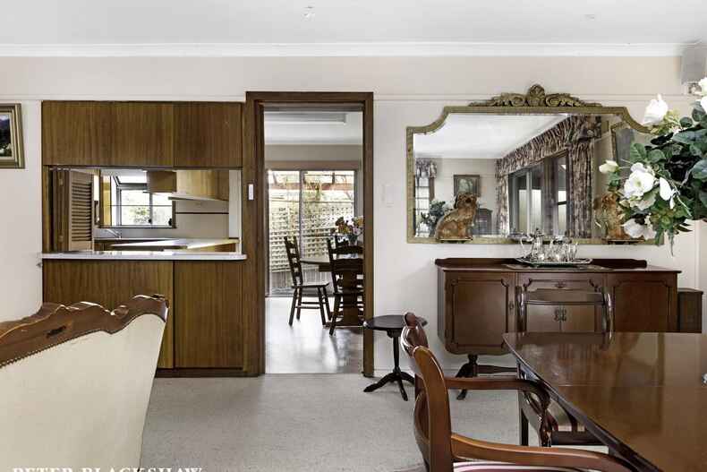 55 Schlich Street Yarralumla 55 Schlich Street Yarralumla