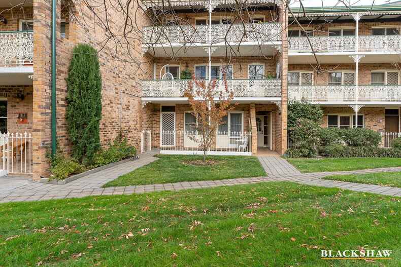 17/3 Allambee Street Reid