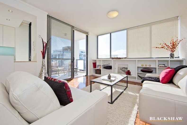 152/106 Giles Street Kingston