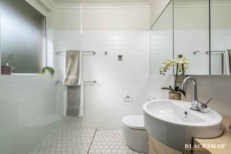 5 Hodgkinson Street Griffith 5 Hodgkinson Street Griffith