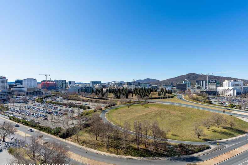 1606/2 Marcus Clarke Street City