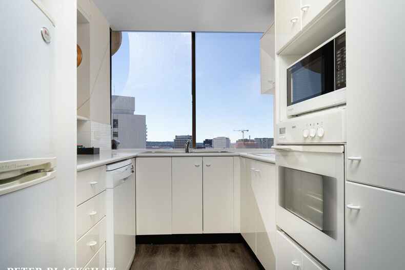 1606/2 Marcus Clarke Street City