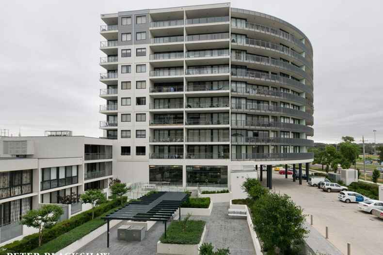 242/1 Mouat Street Lyneham