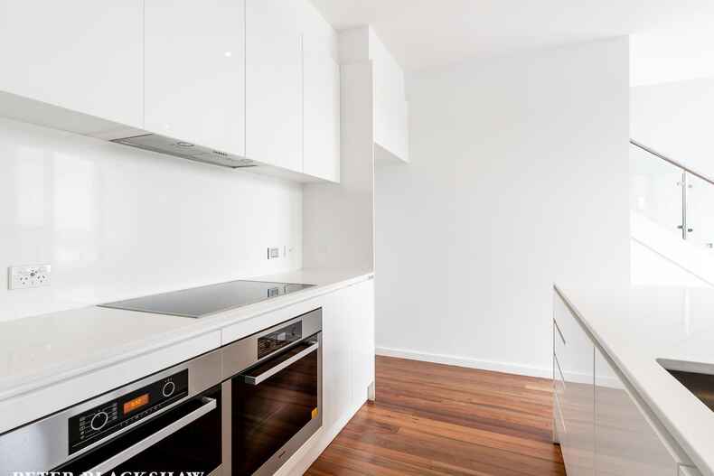 13/43 Hampton Circuit Yarralumla