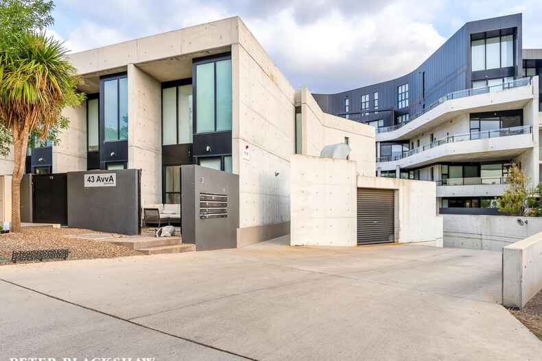 13/43 Hampton Circuit Yarralumla