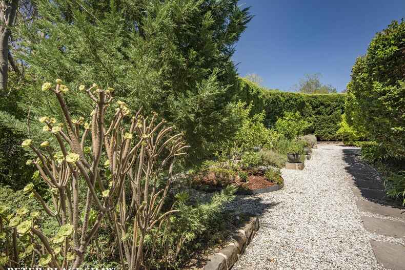 28 Beagle Street Red Hill 28 Beagle Street Red Hill