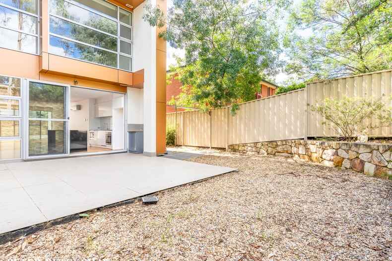 4/49 Hampton Circuit Yarralumla