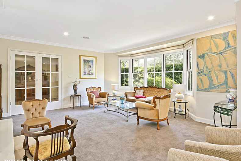 34 Banks Street Yarralumla