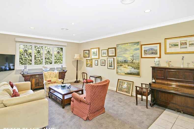 34 Banks Street Yarralumla
