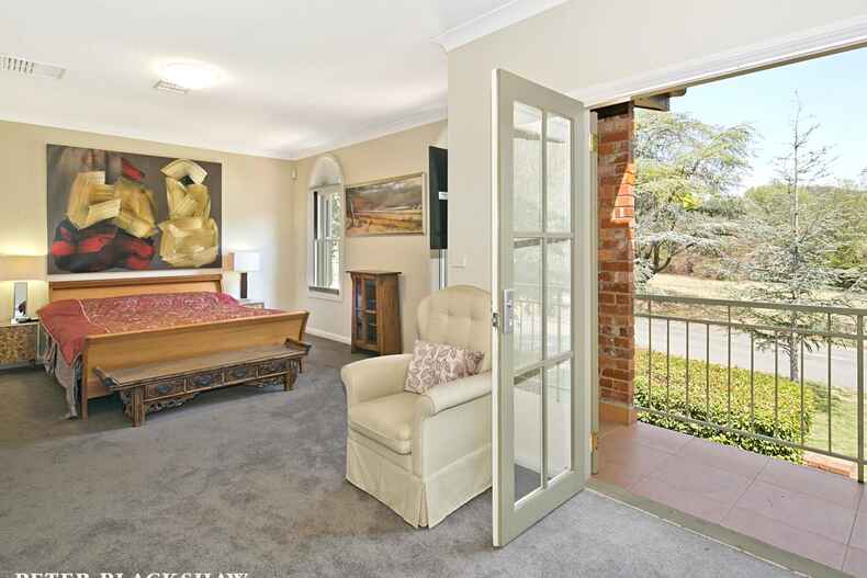 34 Banks Street Yarralumla
