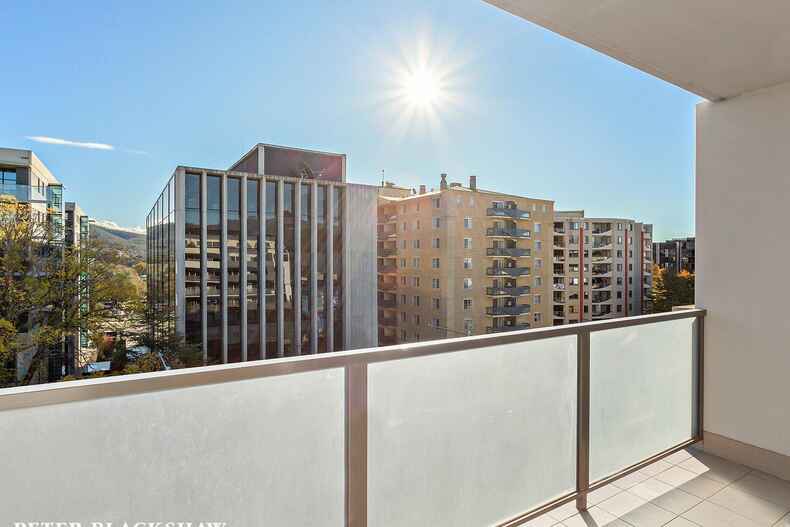 17/28 Mort Street Braddon