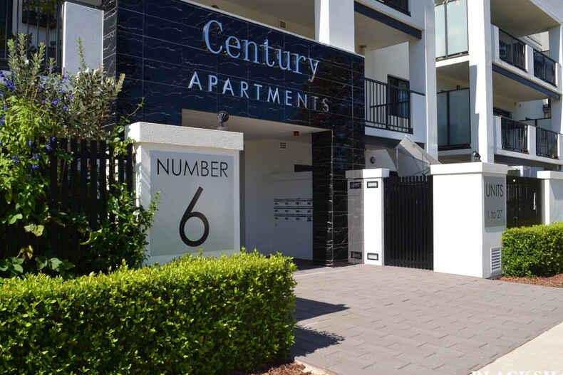 8/6 Cunningham Street Kingston