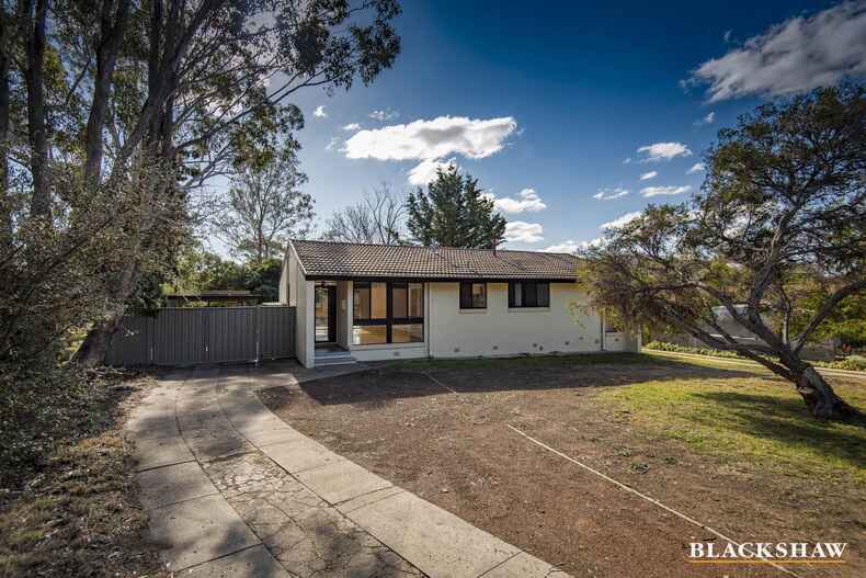 54 McKillop Circuit Kambah 54 McKillop Circuit Kambah