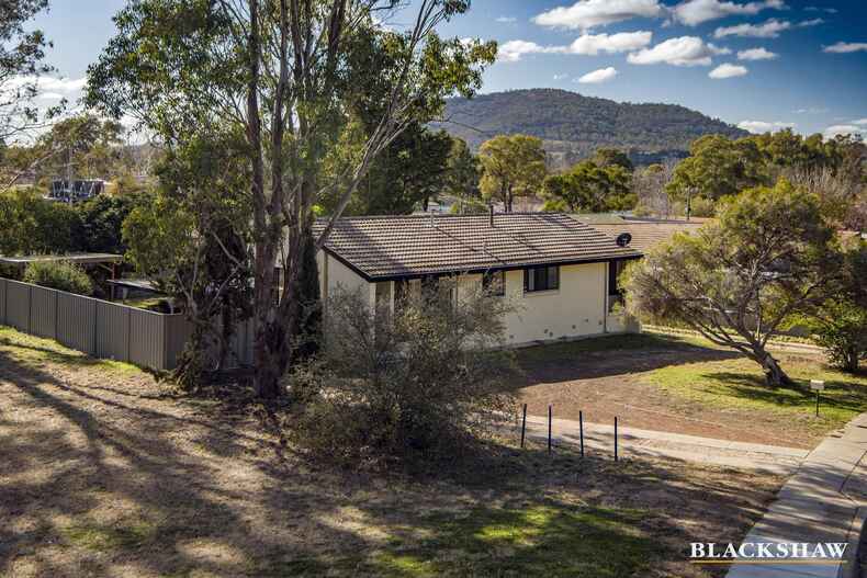 54 McKillop Circuit Kambah 54 McKillop Circuit Kambah