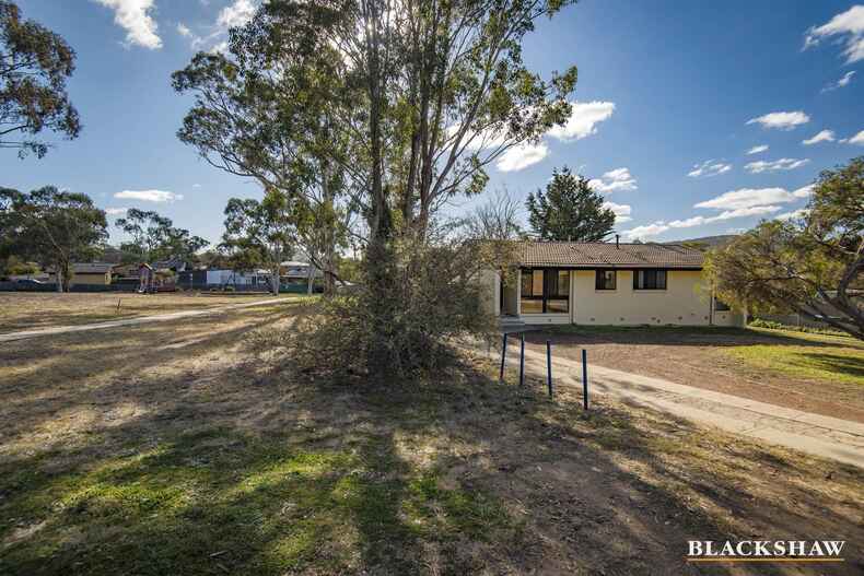 54 McKillop Circuit Kambah 54 McKillop Circuit Kambah