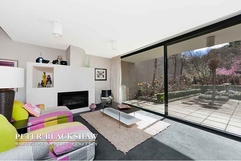 11/127 Hopetoun Circuit  Yarralumla