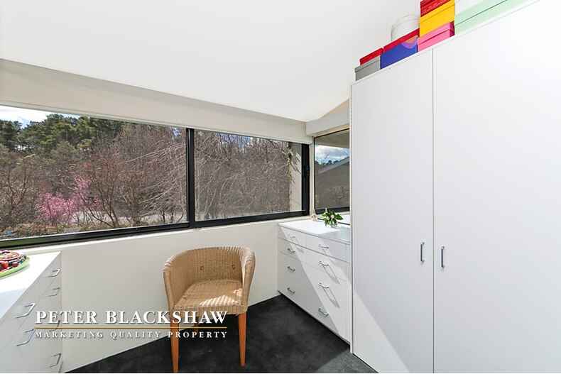 11/127 Hopetoun Circuit  Yarralumla