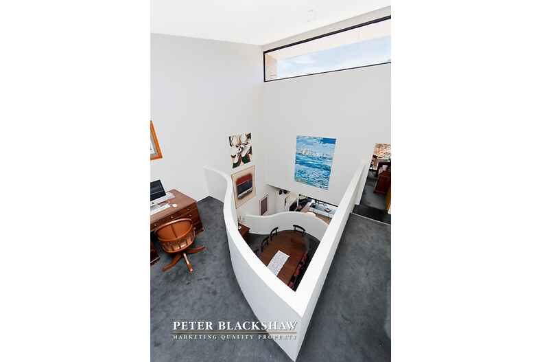 11/127 Hopetoun Circuit  Yarralumla