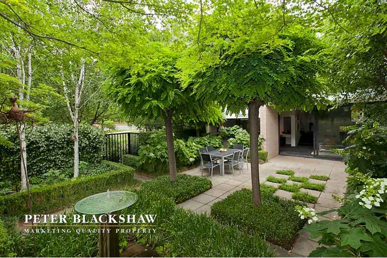 11/127 Hopetoun Circuit  Yarralumla