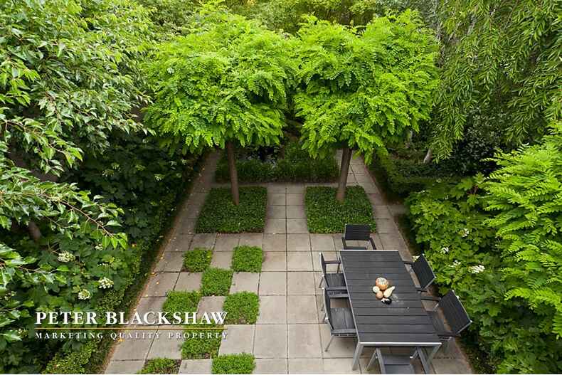 11/127 Hopetoun Circuit  Yarralumla