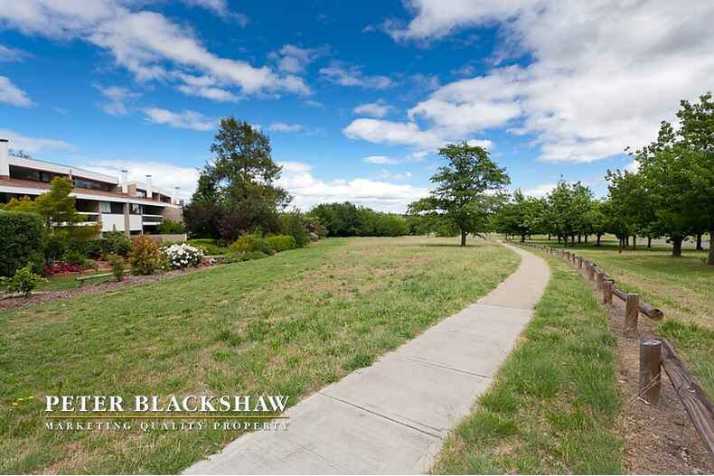 11/127 Hopetoun Circuit  Yarralumla