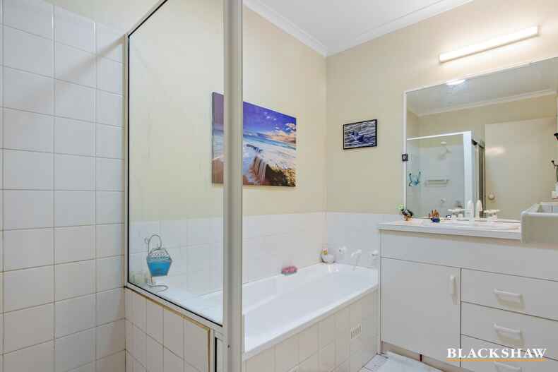 15/12-18 Newth Place Surf Beach