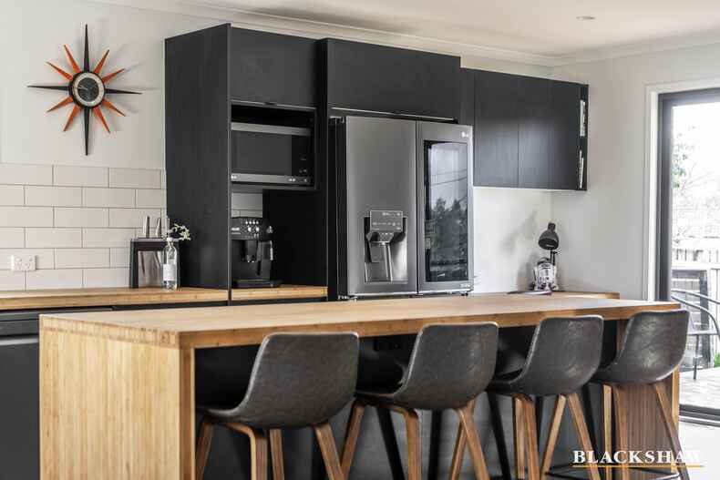 168 Newman Morris Circuit Oxley