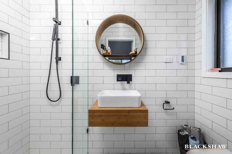 168 Newman Morris Circuit Oxley