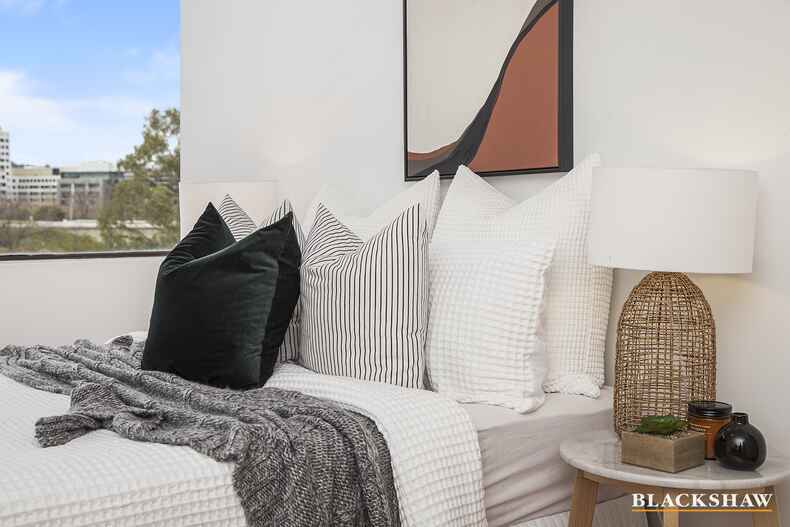 502/2 Marcus Clarke Street City