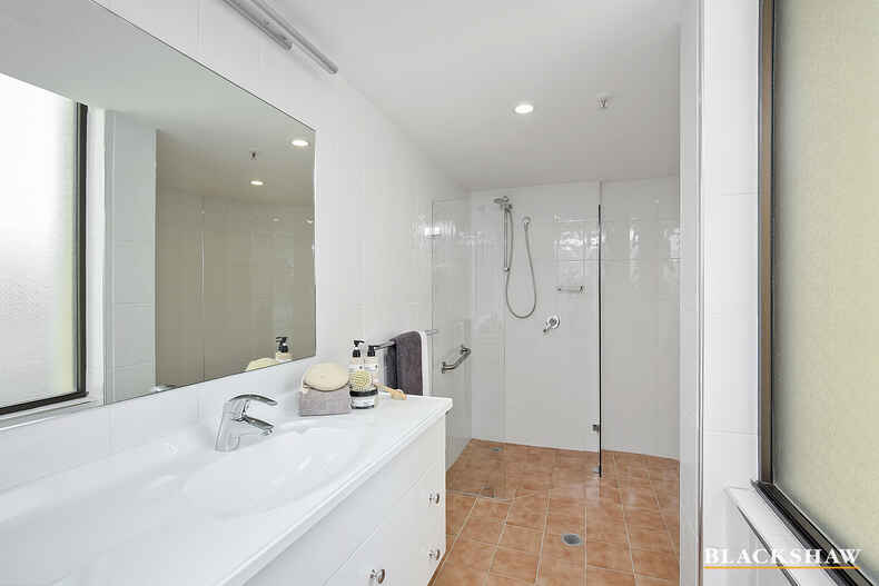 502/2 Marcus Clarke Street City