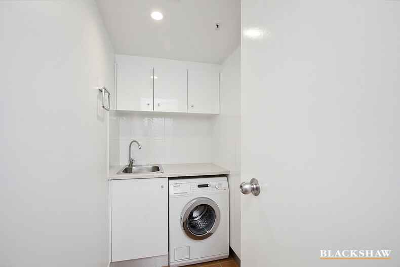 502/2 Marcus Clarke Street City