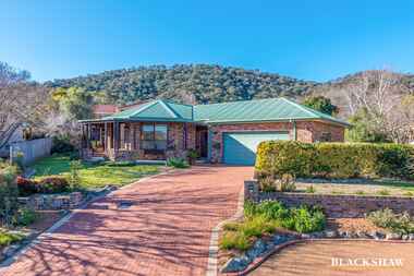5 Dobell Circuit Conder