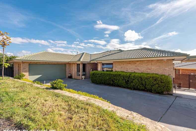 6 Crespin Place Banks