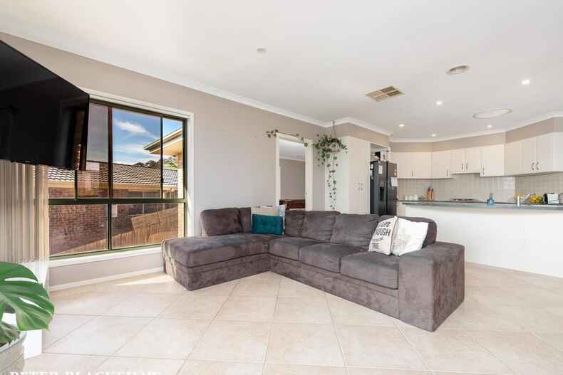 6 Crespin Place Banks