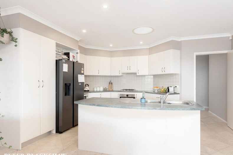 6 Crespin Place Banks