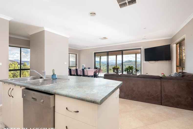 6 Crespin Place Banks