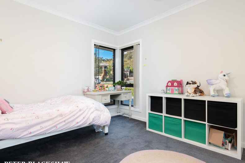 6 Crespin Place Banks