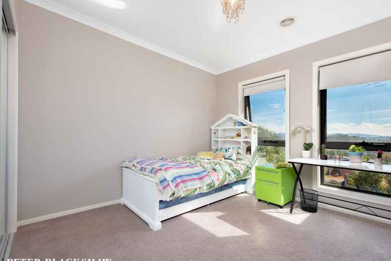 6 Crespin Place Banks