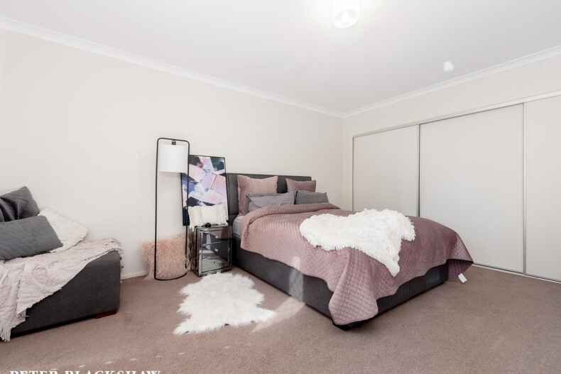 6 Crespin Place Banks