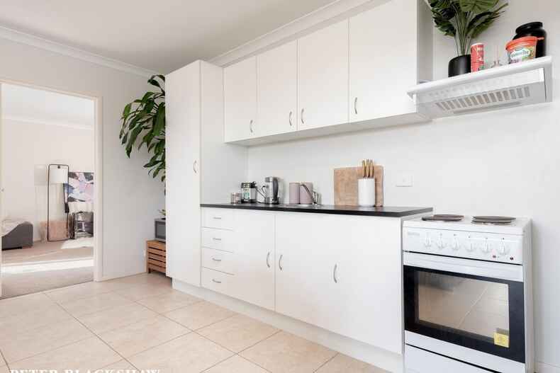 6 Crespin Place Banks