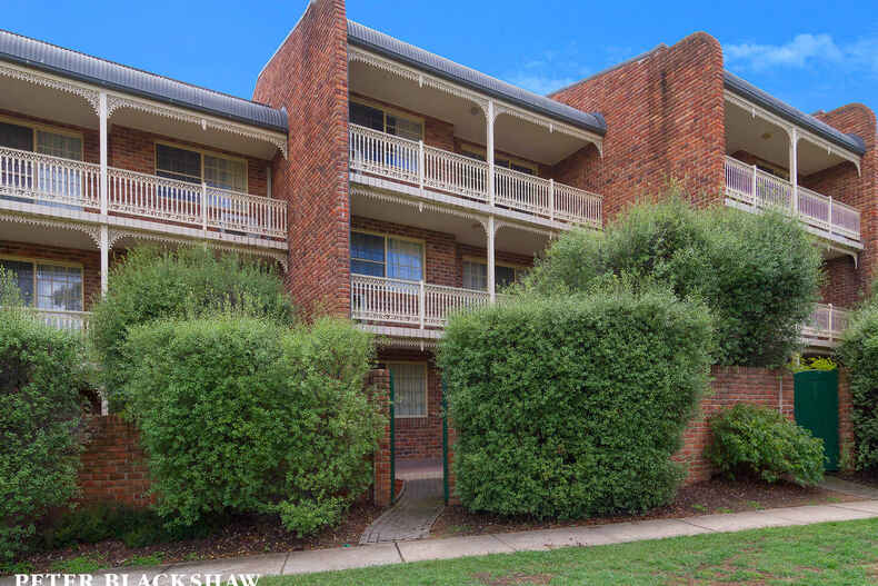 111/11 Giles Street Kingston