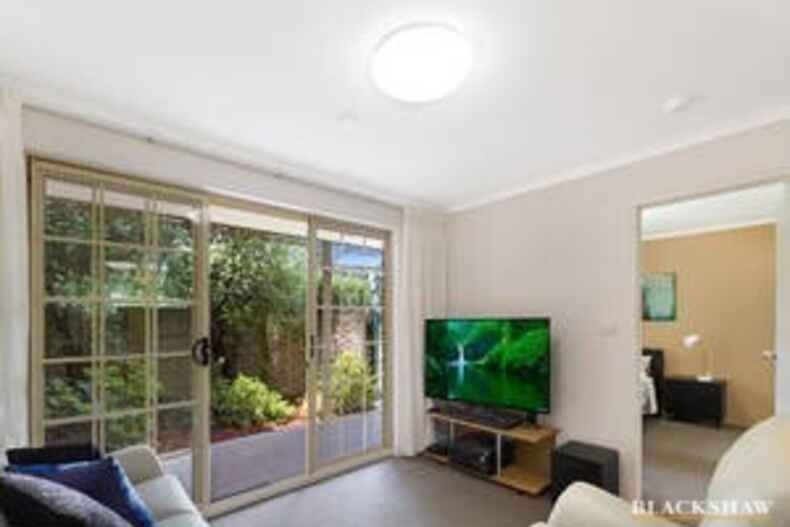 111/11 Giles Street Kingston