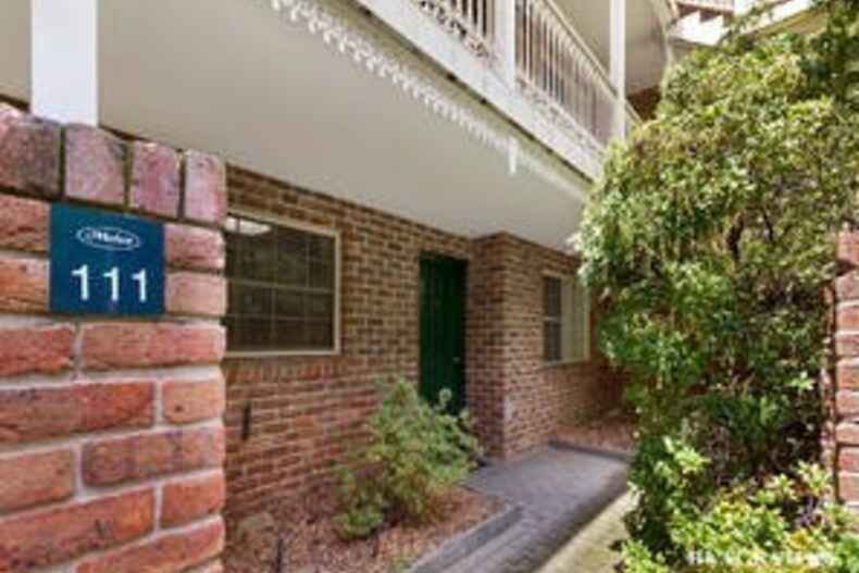 111/11 Giles Street Kingston