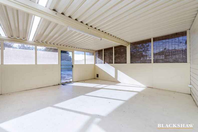 130 Pockett Avenue Banks