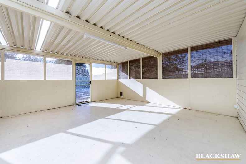 130 Pockett Avenue Banks